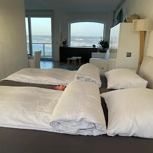  Apartment Seaview Parking Niederlande